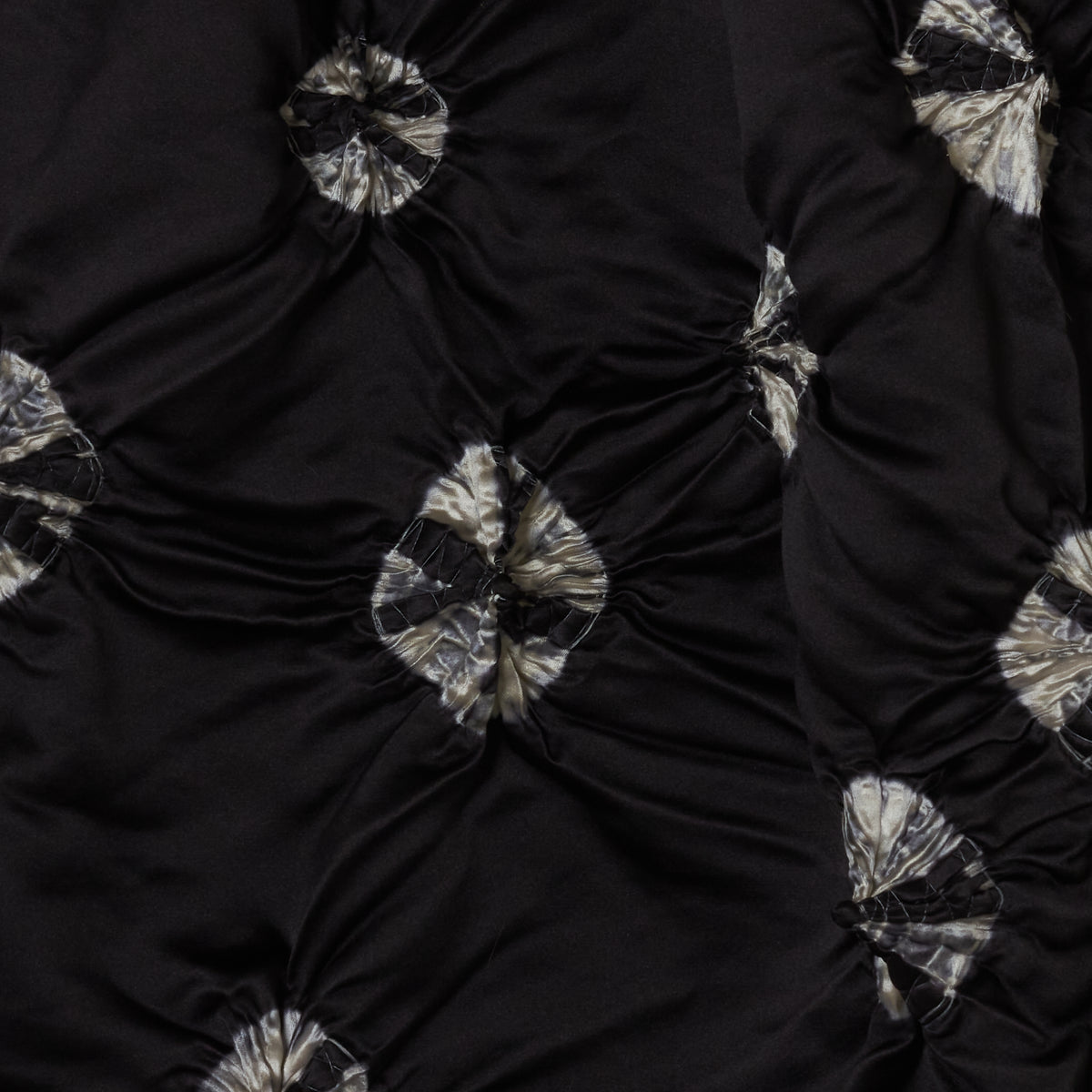 Rolled-up Shibori Skirt Tie-Dye Color