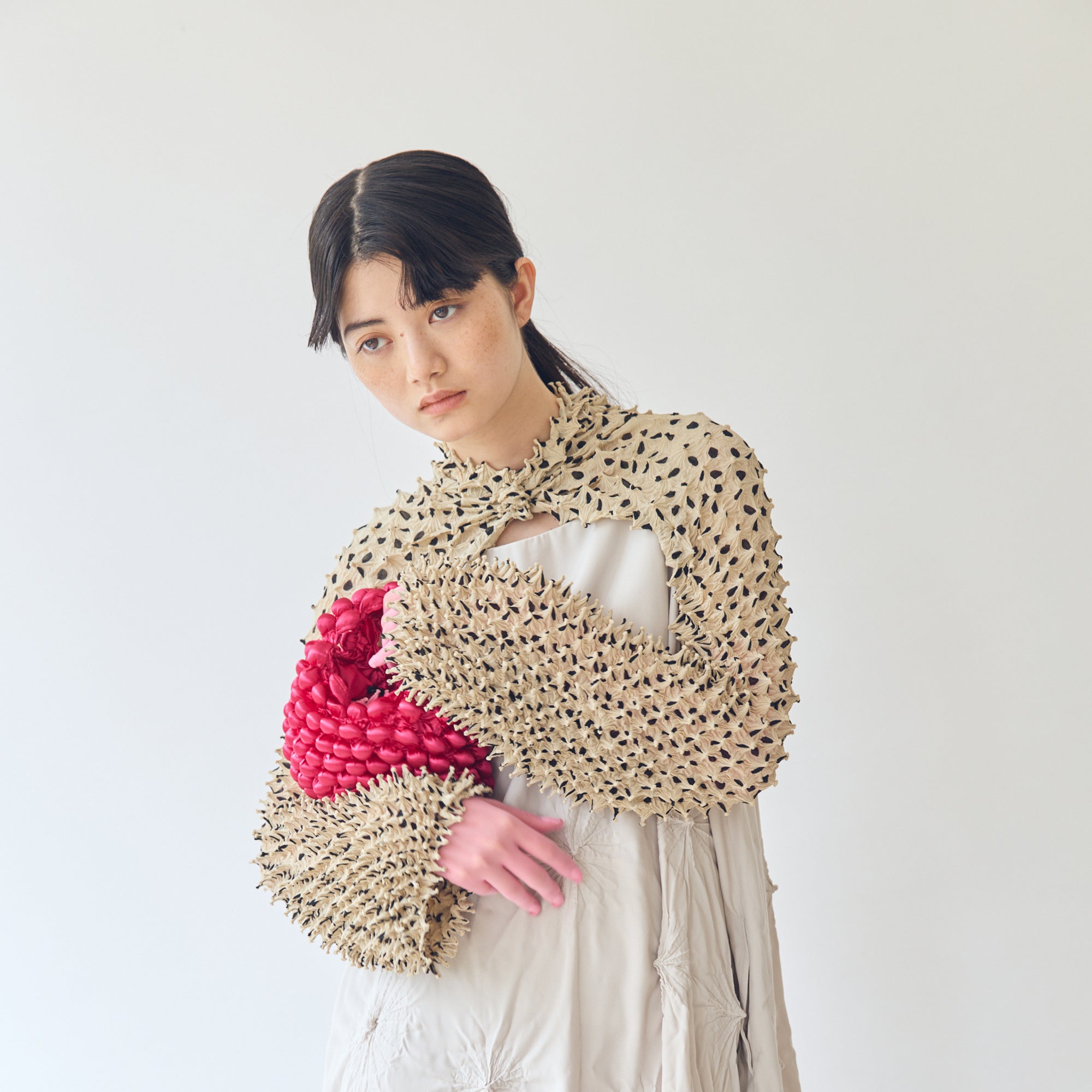 小さなぽんぽんのバッグ サテン - BUNZABURO