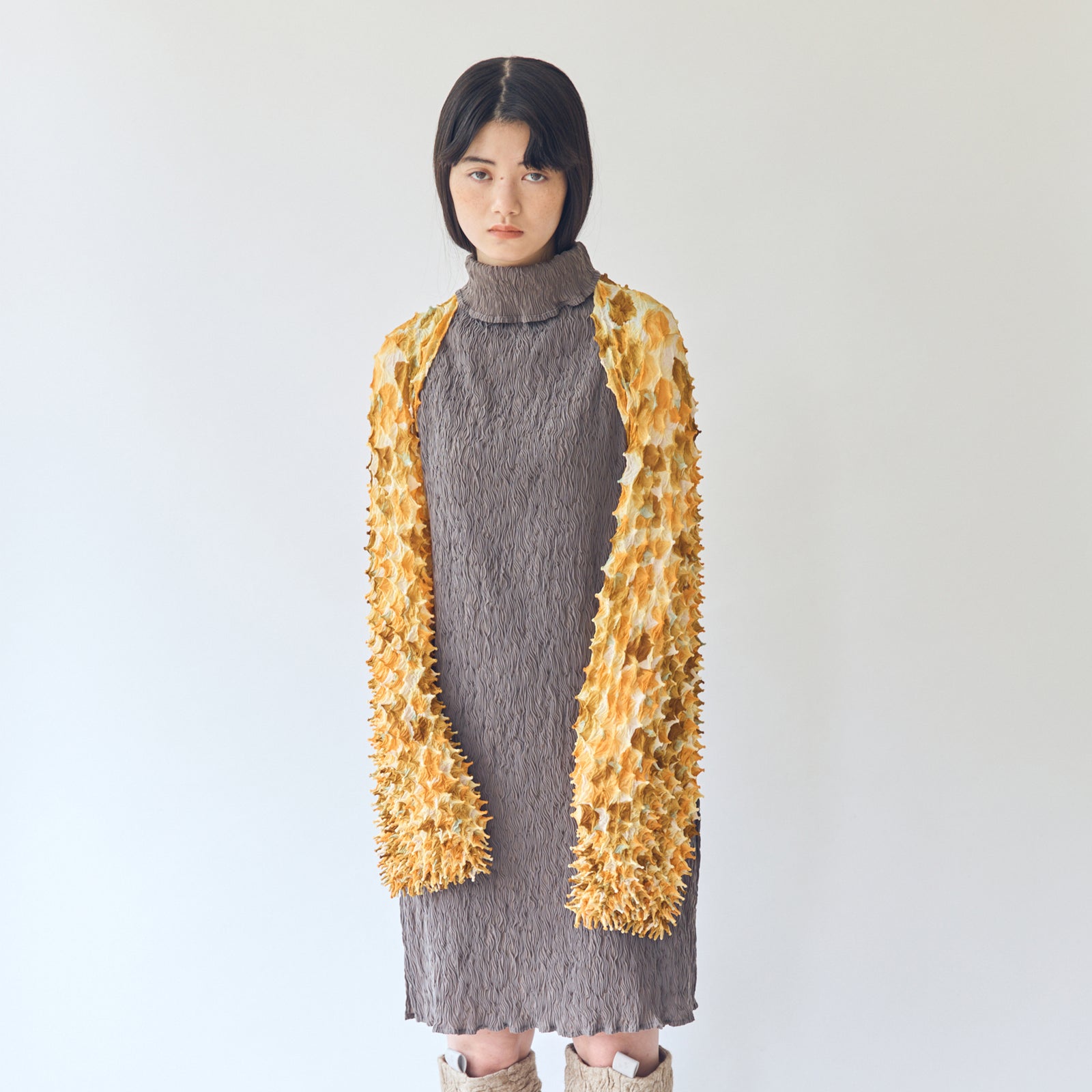 ツンツンのベルスリーブ スーパークロップドトップス シフォン/ムラ染め
