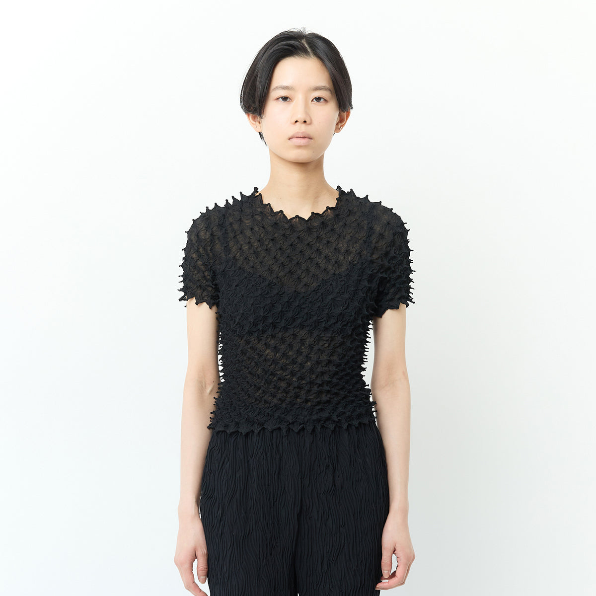 ツンツンの半袖トップス クルーネック シフォン/無地