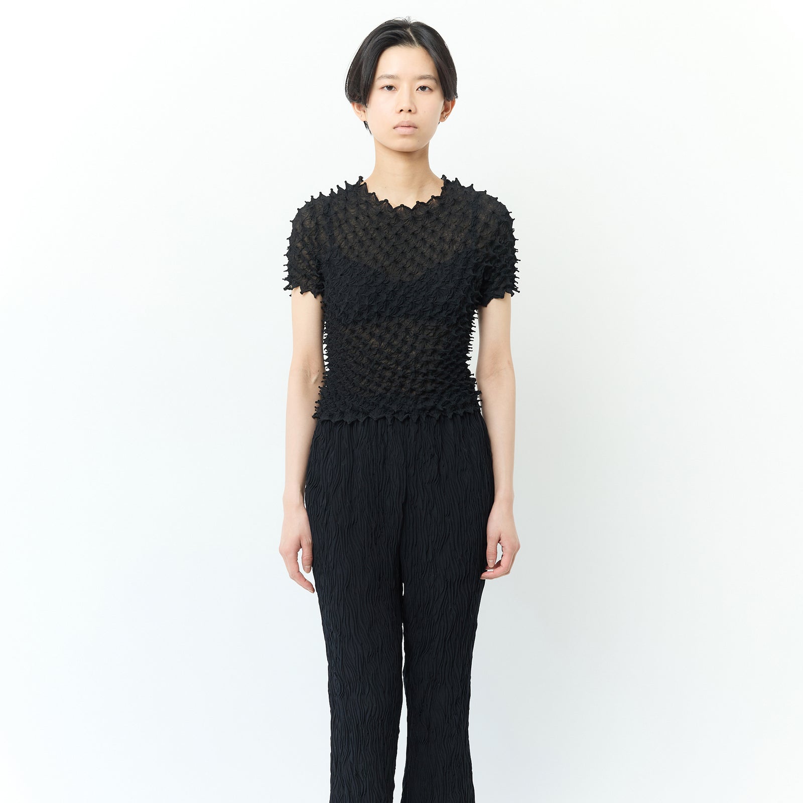 ツンツンの半袖トップス クルーネック シフォン/無地