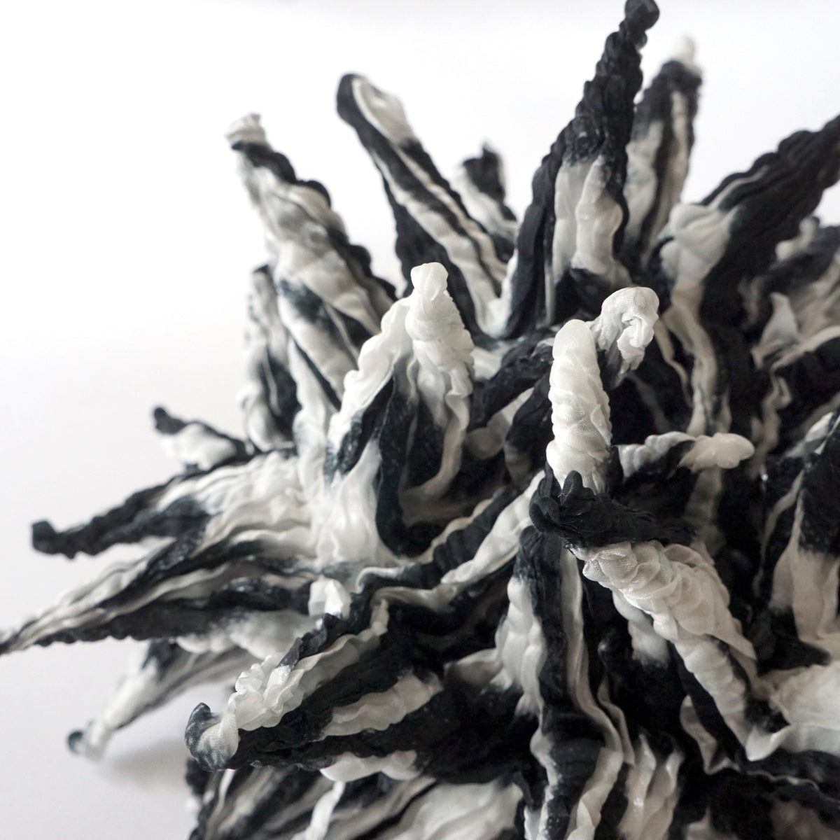 Bai Shibori Necklace Medium Width - Zebra Stripes