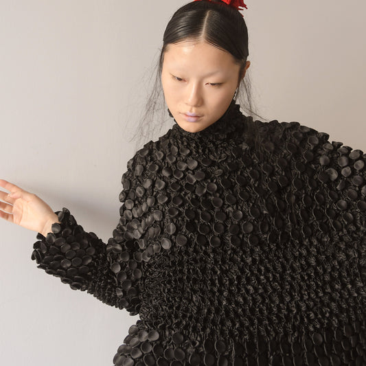 Pullovers with Two Kinds of Shibori